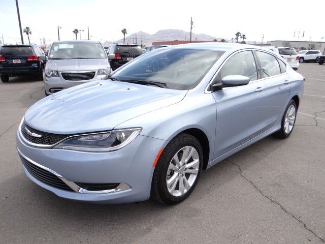 Chrysler 200 Limited 2015 Sedán en República Dominicana