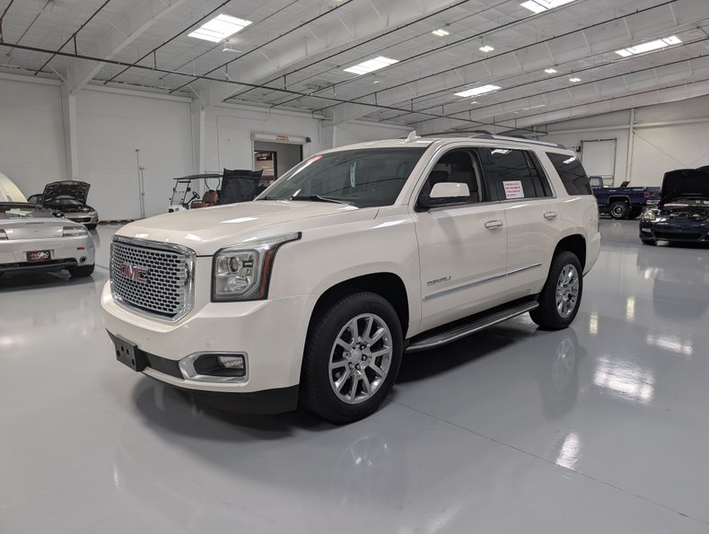 GMC Yukon 2015 SUV 2WD en República Dominicana