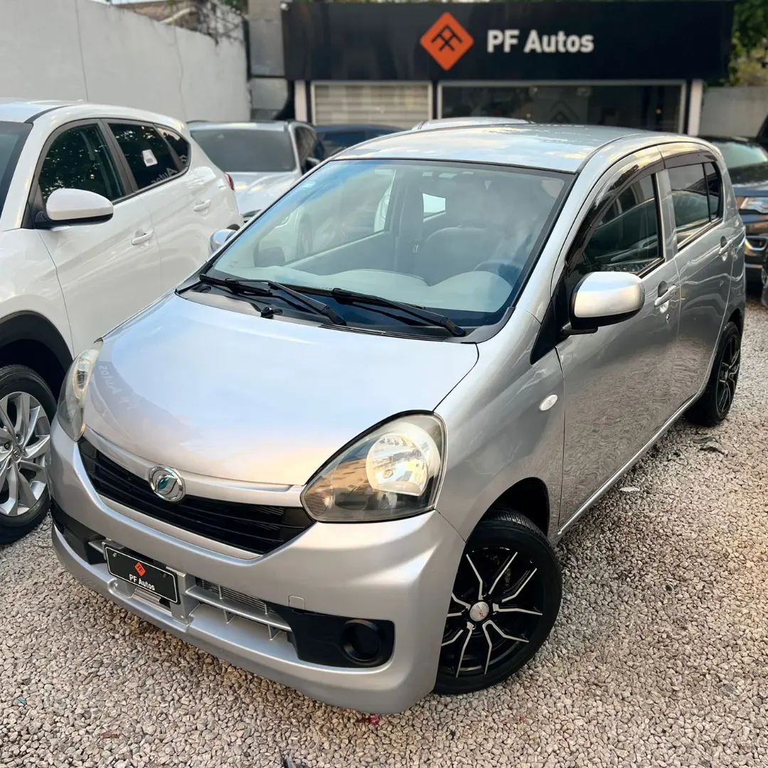 Daihatsu Mira 2015 vehículo compacto en República Dominicana