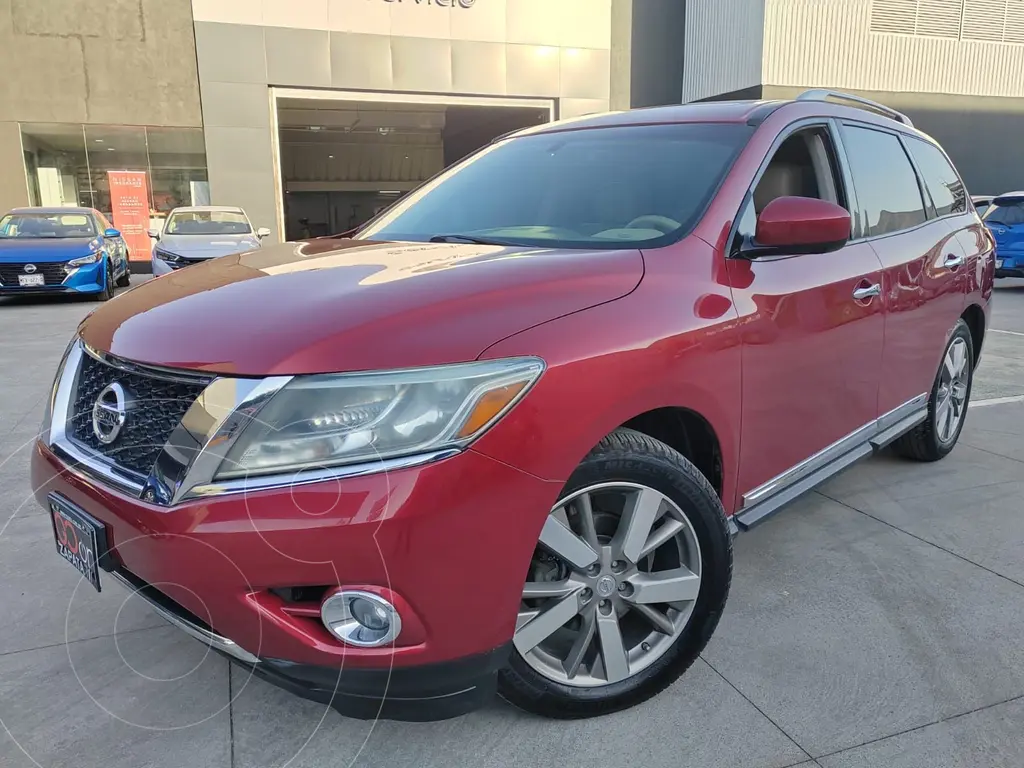 Nissan Pathfinder 2015 SUV marca Nissan modelo Pathfinder en República Dominicana