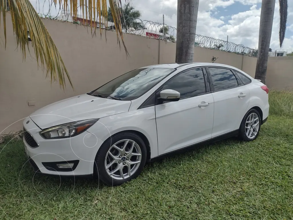 Ford Focus Hatchback 2015