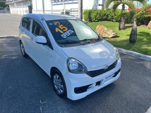 Daihatsu Mira 2015 compacto en República Dominicana