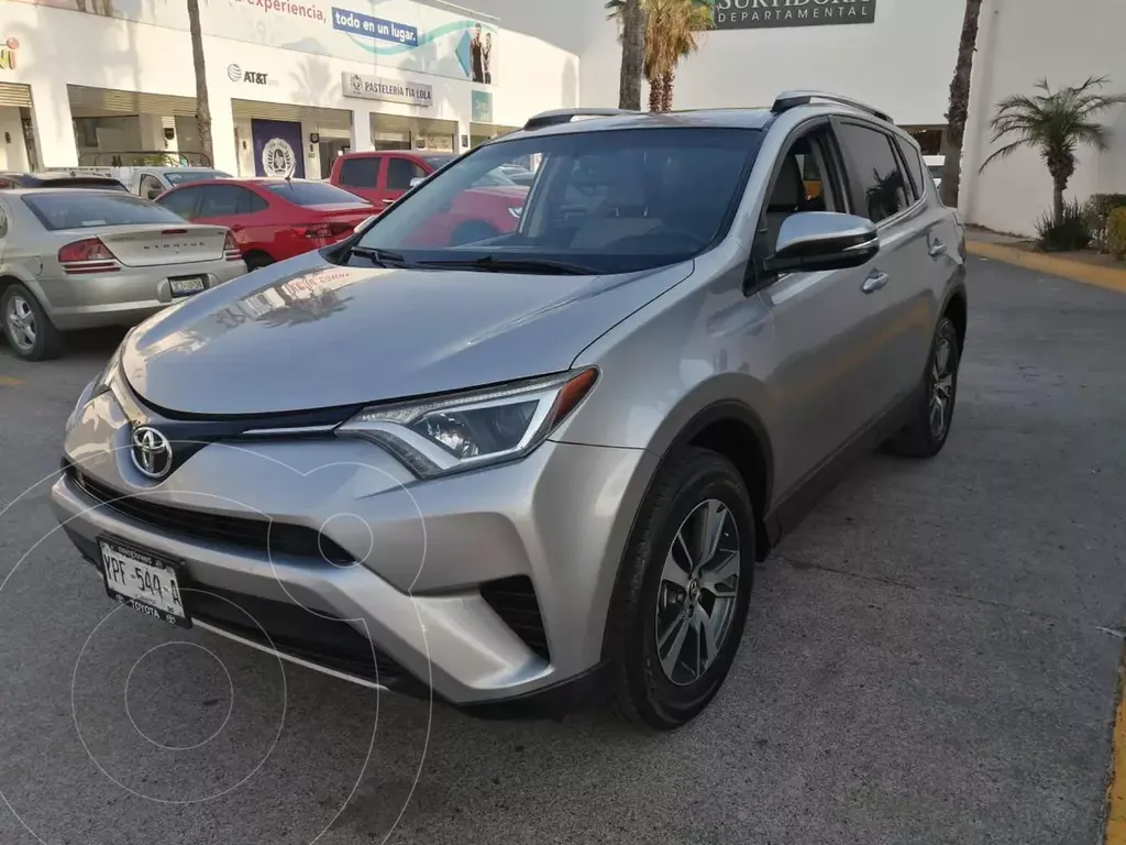 Toyota RAV4 XLE 2016 SUV 2.5L en República Dominicana