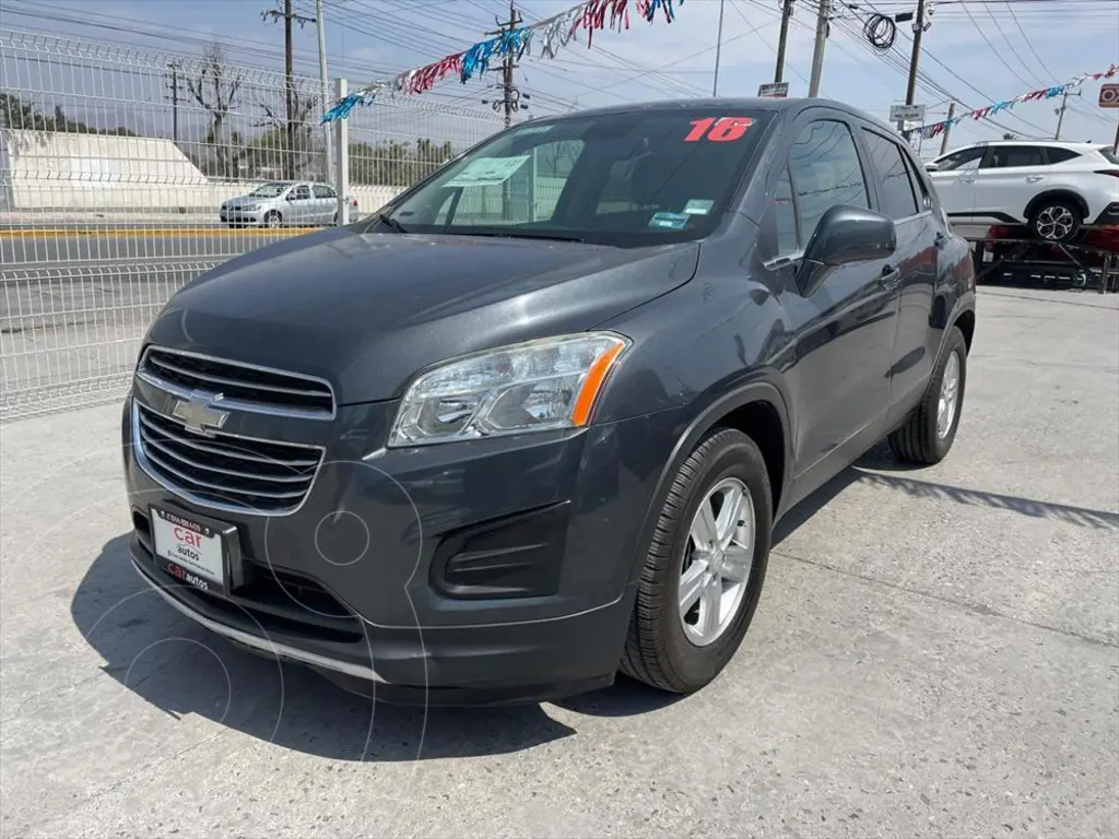 Chevrolet Trax LT 2016 SUV gris oscuro en República Dominicana