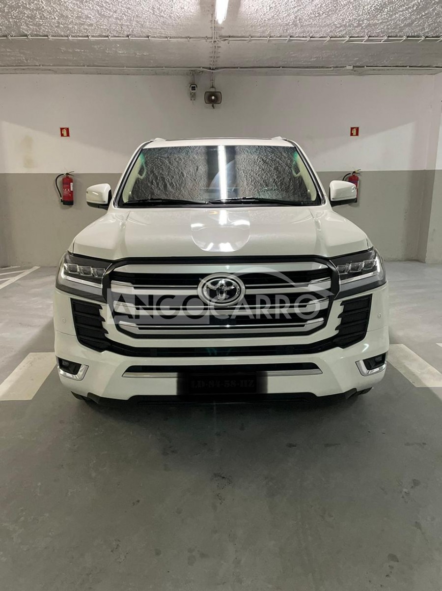 Toyota Land Cruiser VXR 2016 SUV