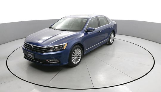 Volkswagen Passat R-Line 2016 Sedán en República Dominicana