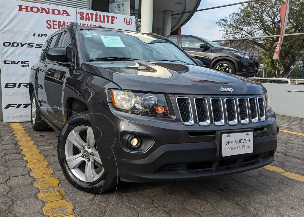 Jeep Compass Latitude modelo 2016 SUV en República Dominicana