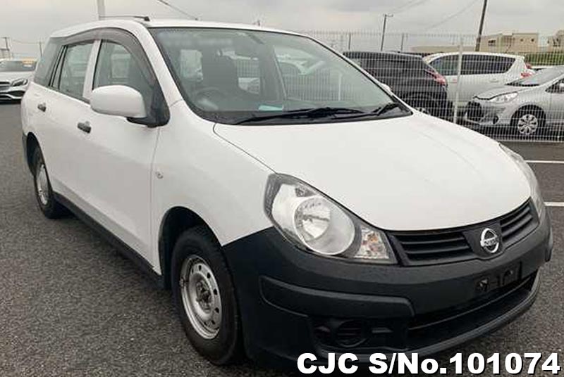Nissan AD Wagon 2016 vehículo familiar en República Dominicana
