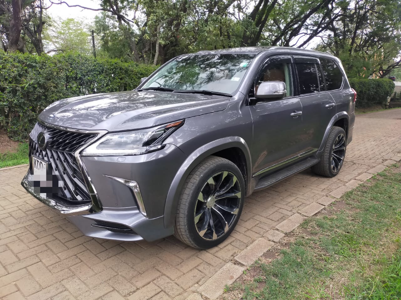 Lexus LX 570 SUV 2016
