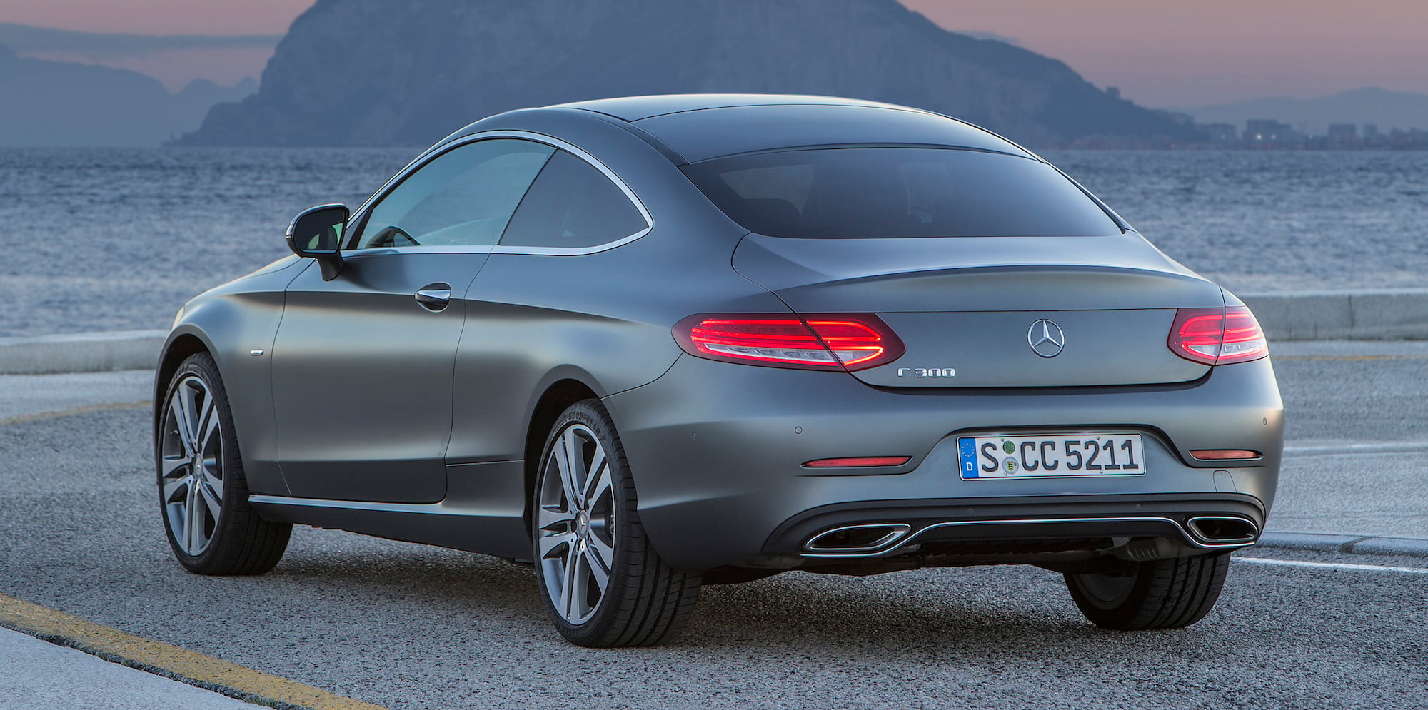 Mercedes-Benz Clase C 300 Modelo 2016 Automóvil en República Dominicana