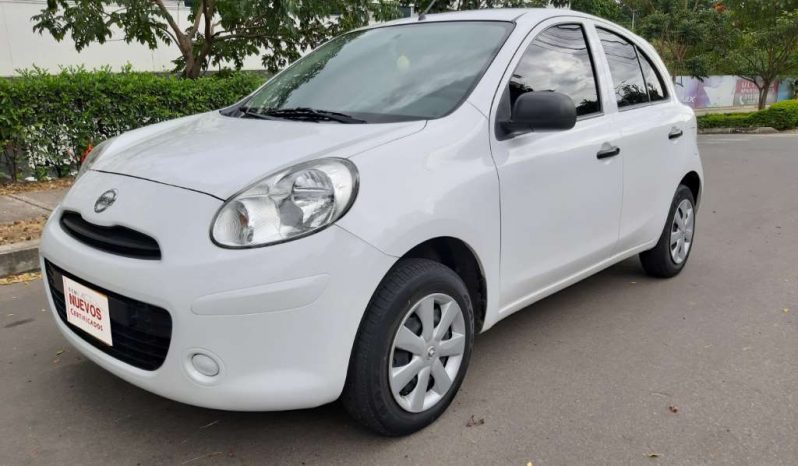 Nissan March 2016 vehículo compacto