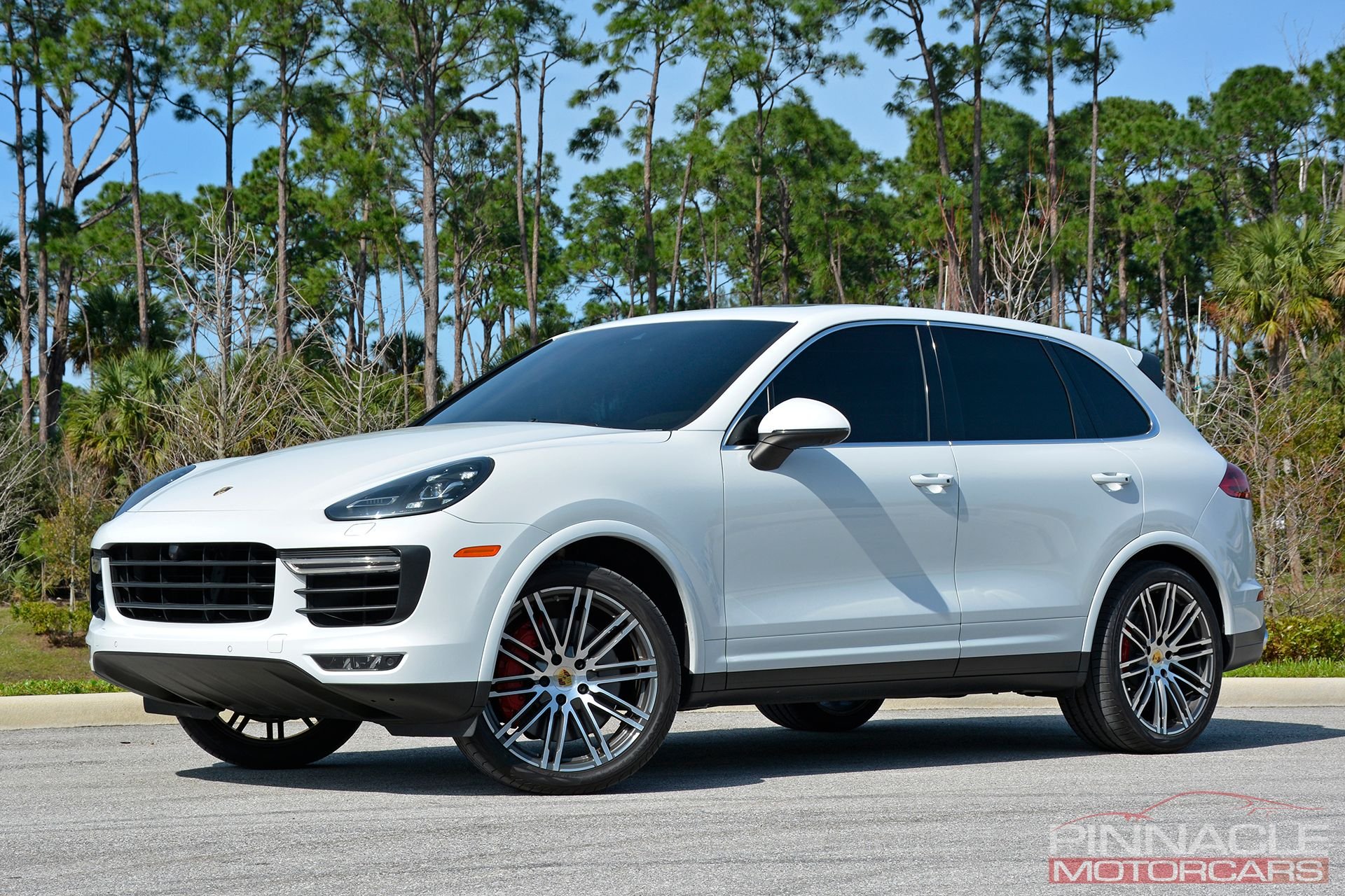 Porsche Cayenne S modelo 2016 SUV de lujo