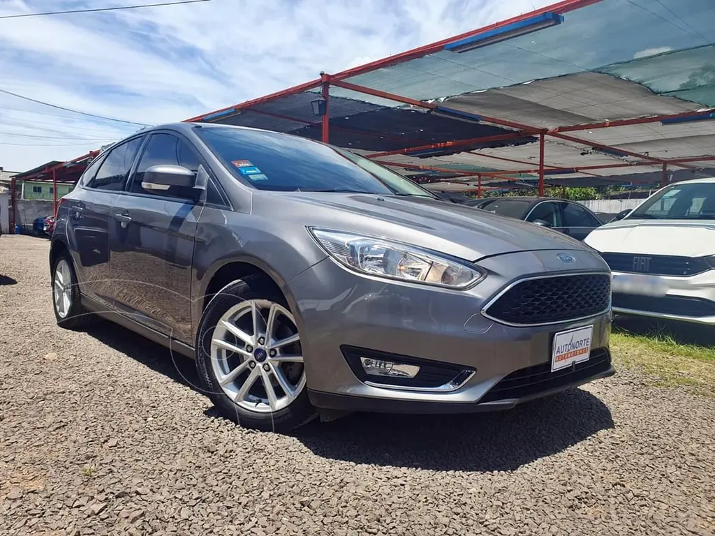 Ford Focus SE modelo 2016 auto compacto en República Dominicana