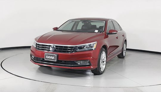 Volkswagen Passat R-Line 2017 Sedán en República Dominicana