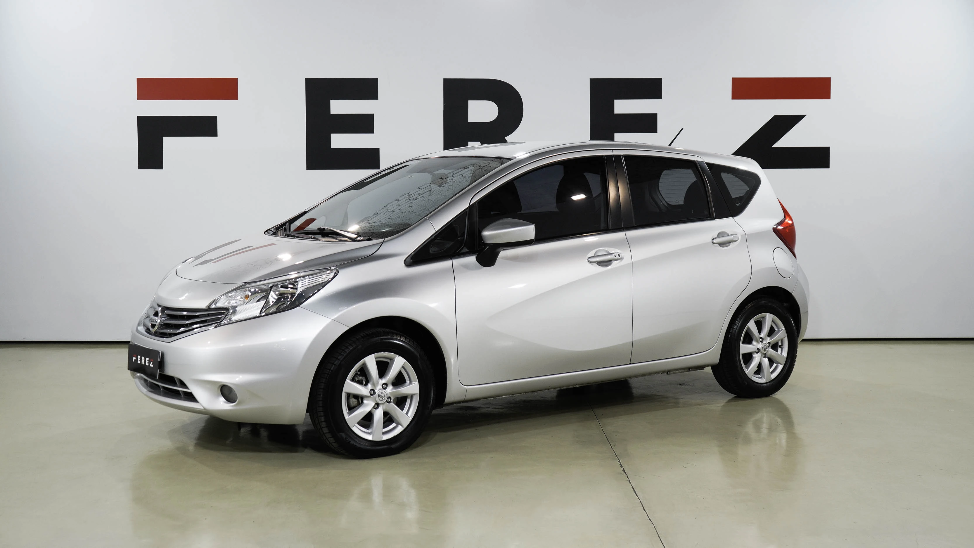 Nissan Note 2017 Gris Automático Gasolina