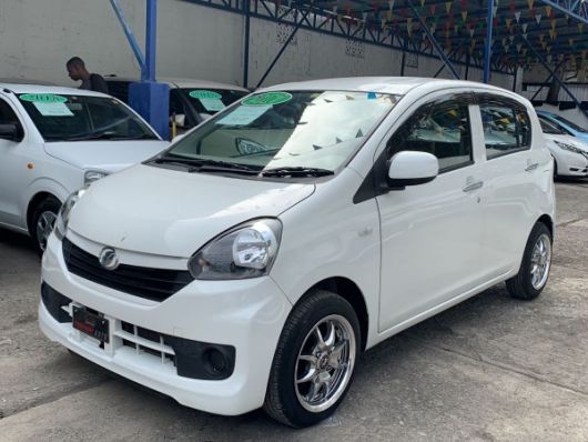 Daihatsu Mira 2017 Compacto Gasolina Blanco