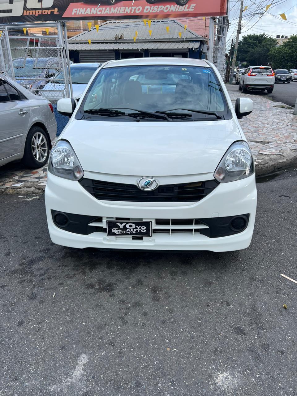 Daihatsu Mira 2017 Compacto Gasolina Blanco en República Dominicana