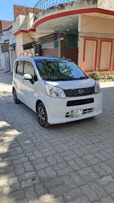 Daihatsu Move modelo 2017 vehículo compacto