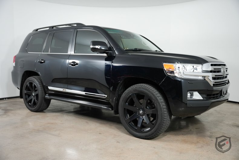 Toyota Land Cruiser VXR modelo 2017 SUV