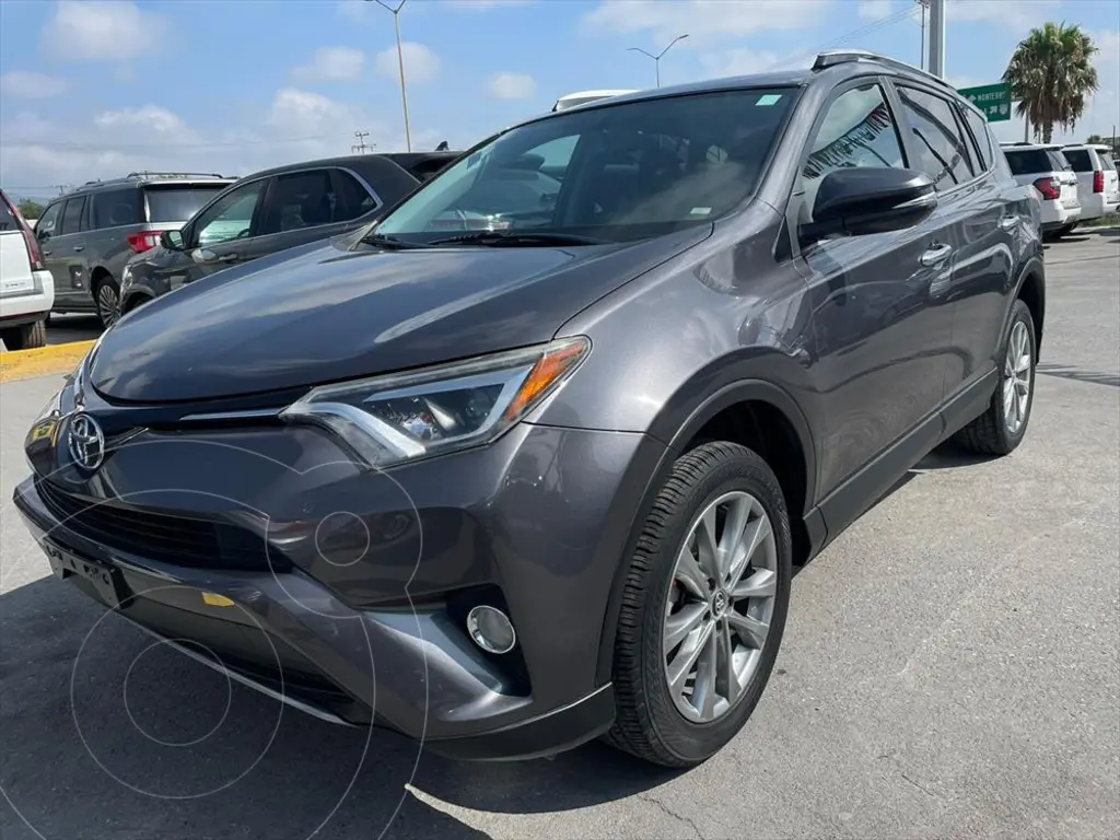 Toyota RAV4 XLE modelo 2017 SUV