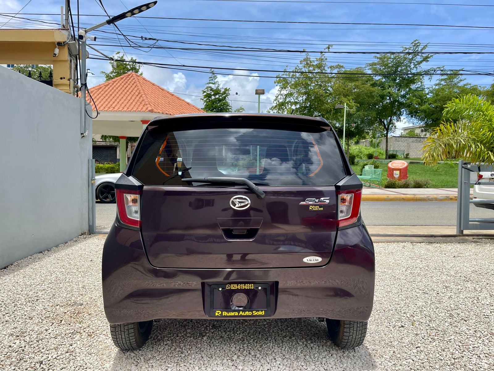 Daihatsu Mira 2017 Auto Compacto en República Dominicana