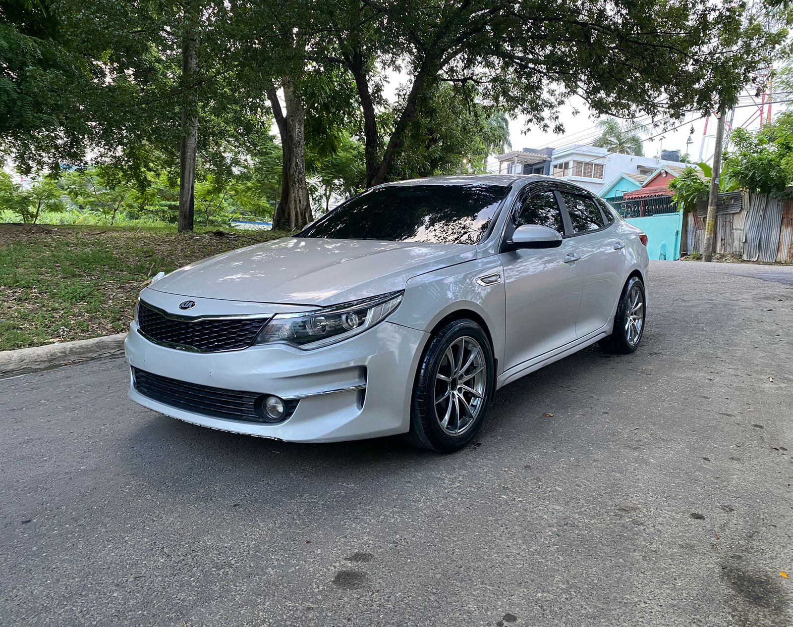 Kia K5 2017 Sedán en República Dominicana