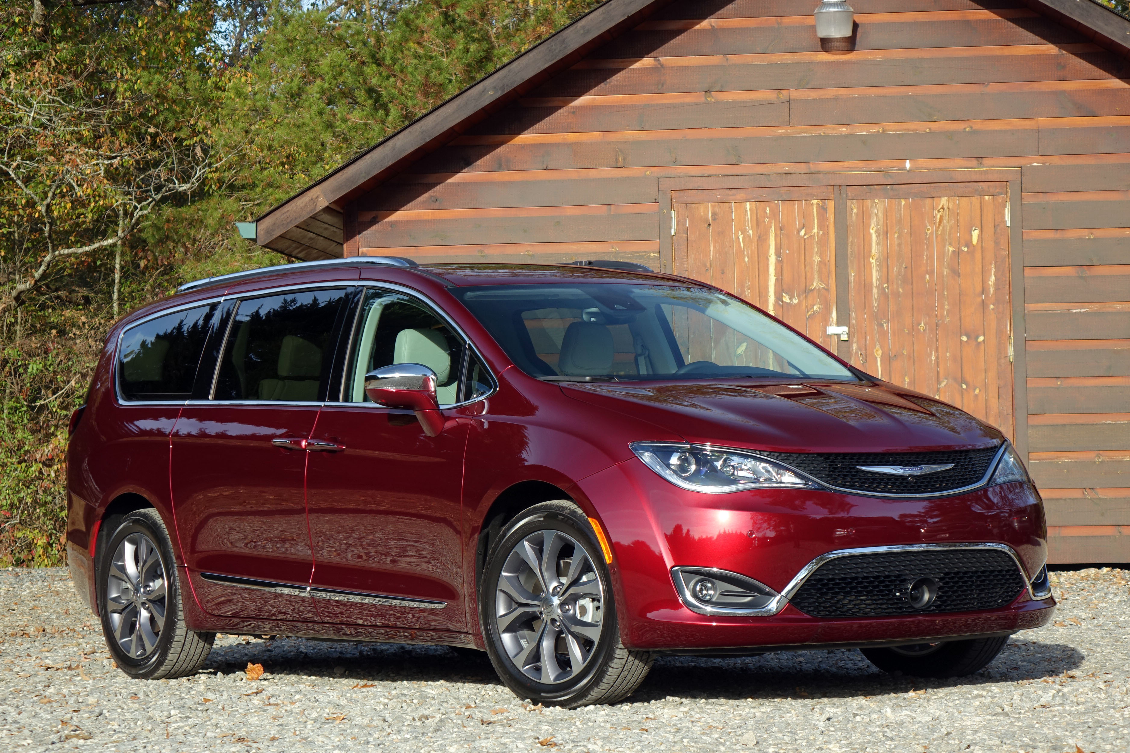 Chrysler Pacifica Touring 2017 Minivan