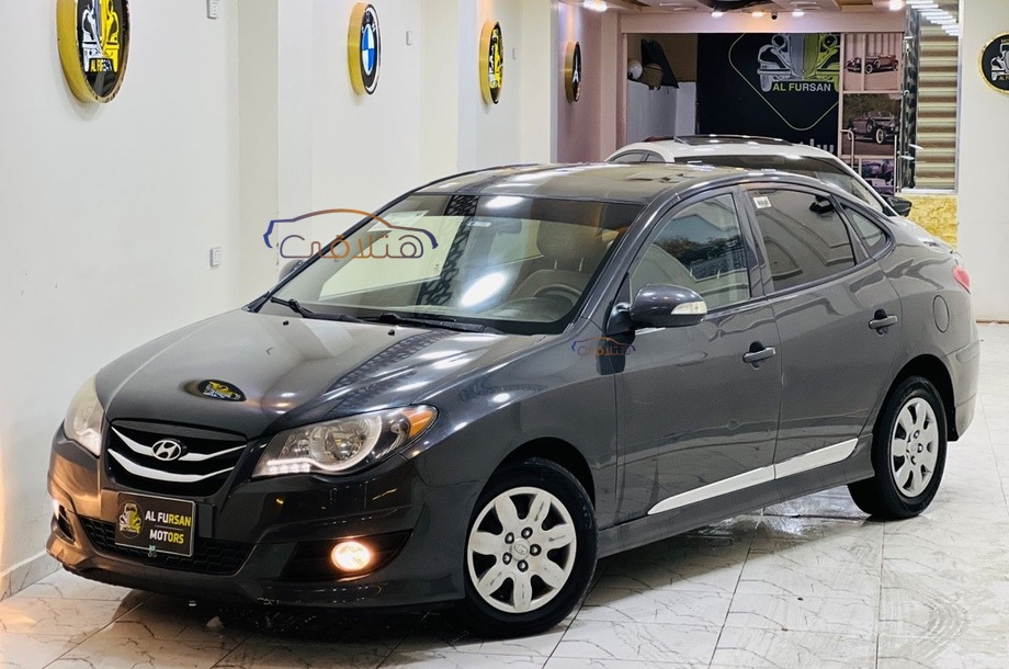 Hyundai Elantra modelo 2017 sedán compacto