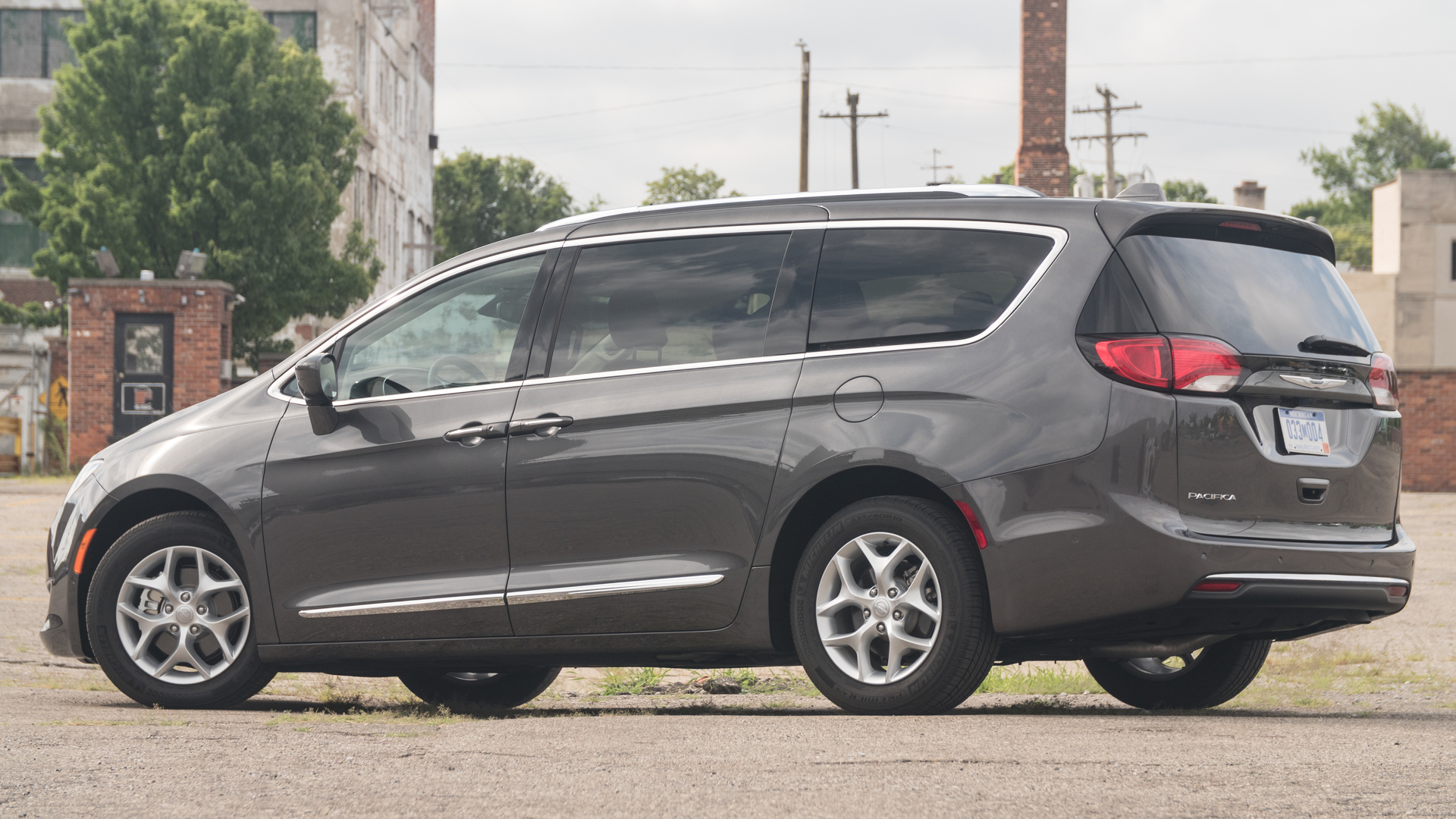 Chrysler Pacifica 2017 Minivan