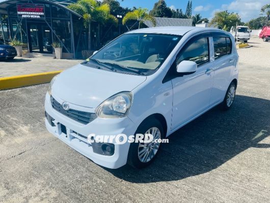 Daihatsu Mira Modelo 2017 Vehículo Compacto