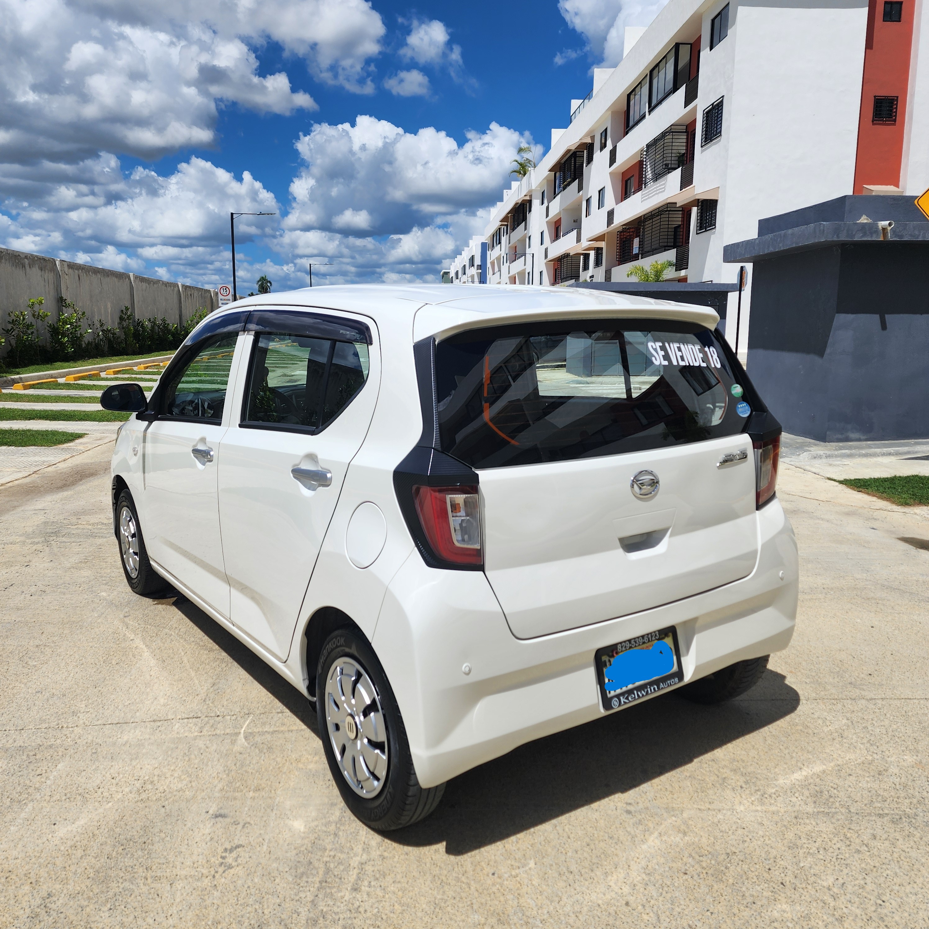 Daihatsu Mira 2018 modelo compacto