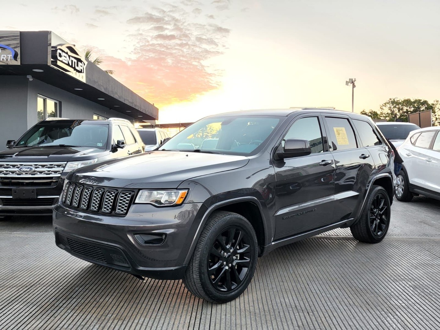 Jeep Grand Cherokee Laredo 4x4 2018 SUV en República Dominicana