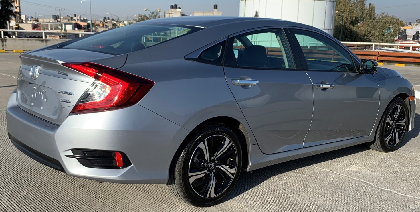 Honda Civic Touring 2018 Sedán