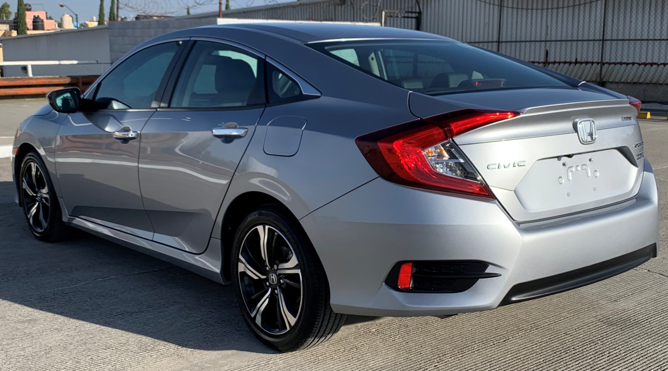 Honda Civic Touring 2018 Sedán en República Dominicana