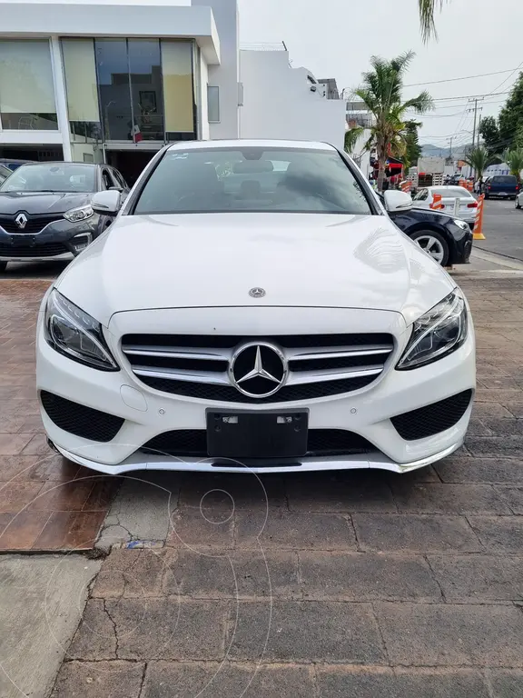 Mercedes-Benz C 300 4Matic 2018 Sedán en República Dominicana