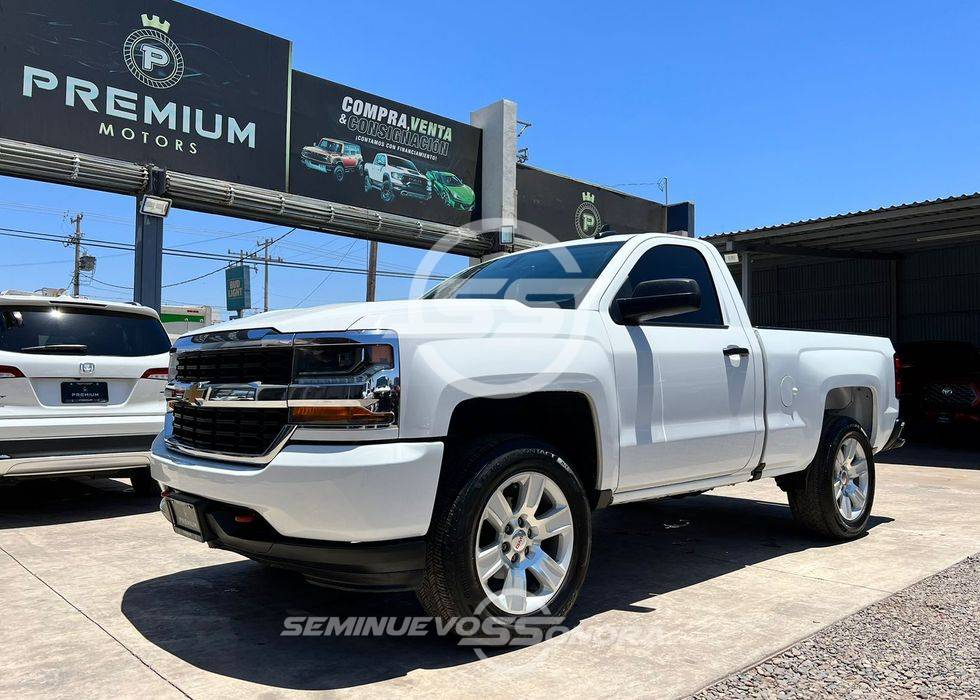 Chevrolet Silverado 1500 LT 2018 Camioneta Pick-Up en República Dominicana