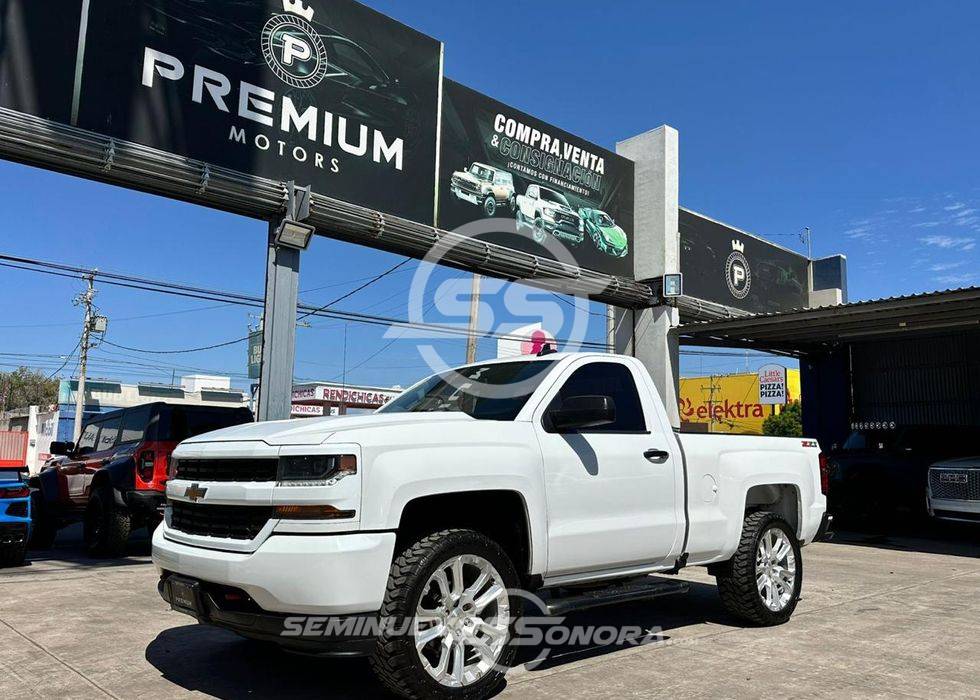 Chevrolet Silverado 1500 LT 2018 Camioneta Pick-Up