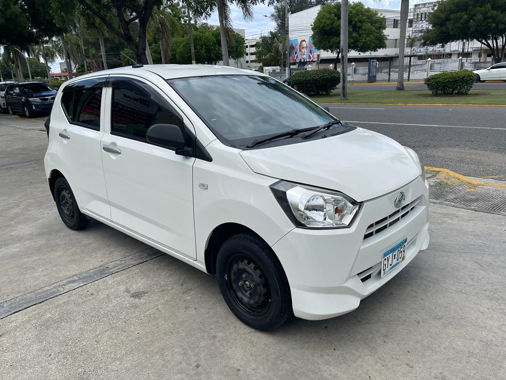 Daihatsu Mira 2018 modelo compacto automóvil