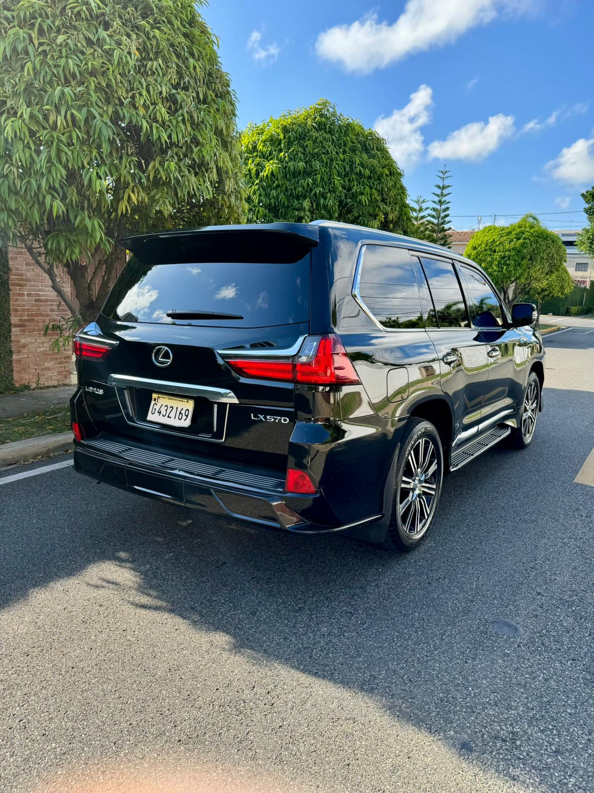 Lexus LX 570 2018 SUV de lujo