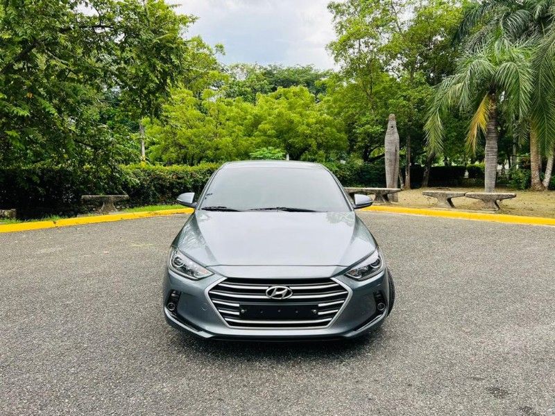 Hyundai Avante 2018 Sedán Compacto en República Dominicana