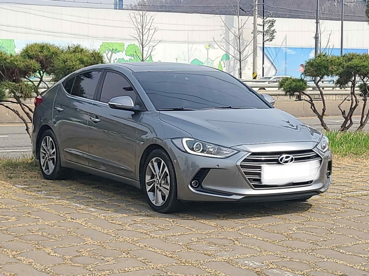 Hyundai Avante 2018 Sedán Compacto