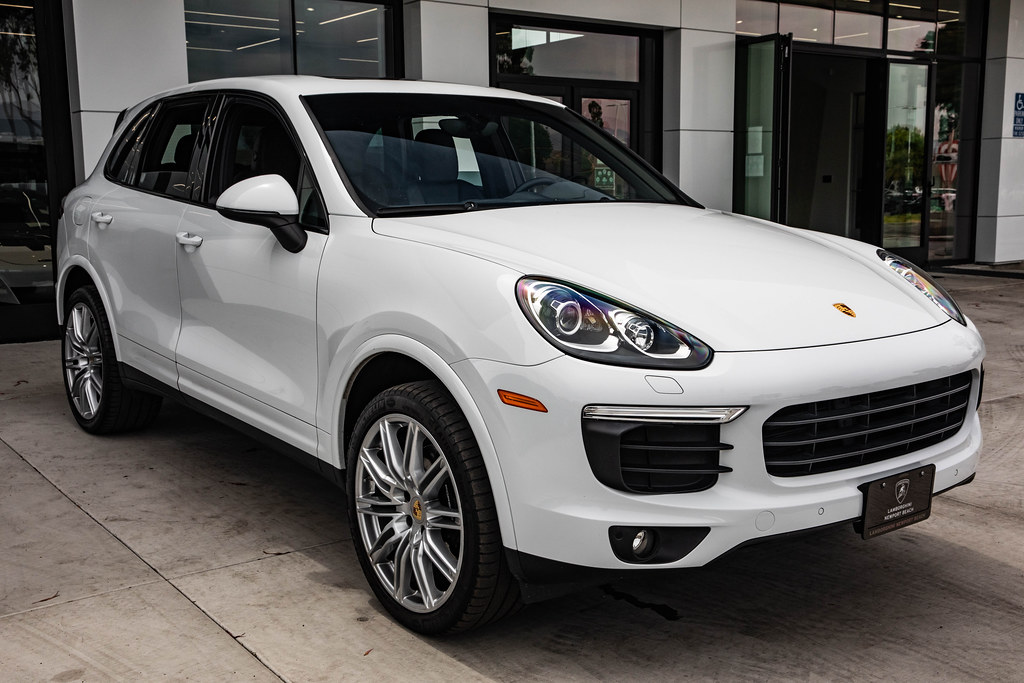 Porsche Cayenne Coupe Platinum 2018 SUV de lujo en República Dominicana