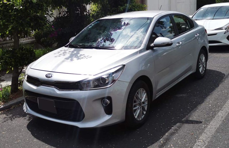 Kia Río LX modelo 2018 automóvil en República Dominicana