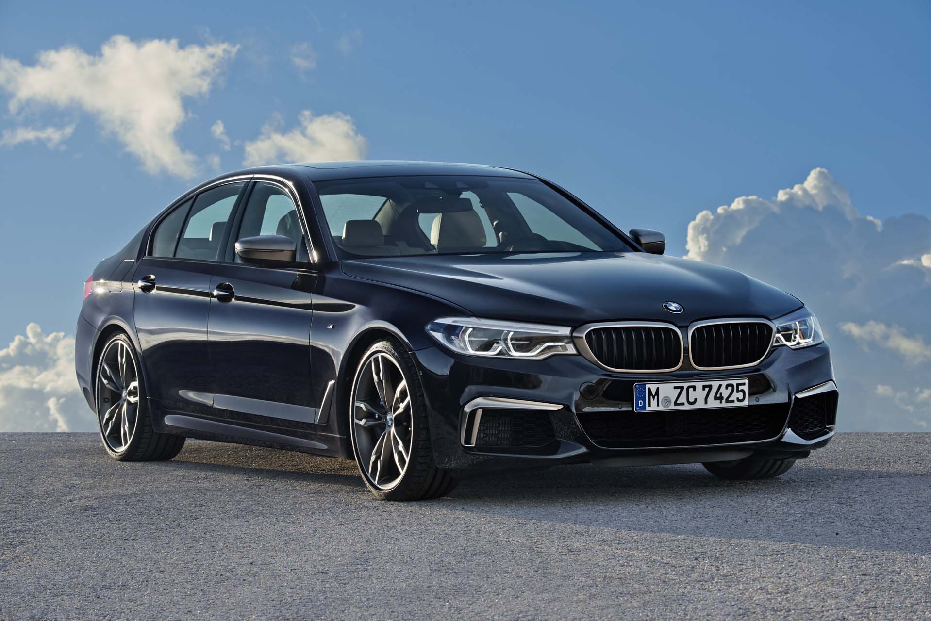 BMW Serie 5 530i modelo 2018 sedán