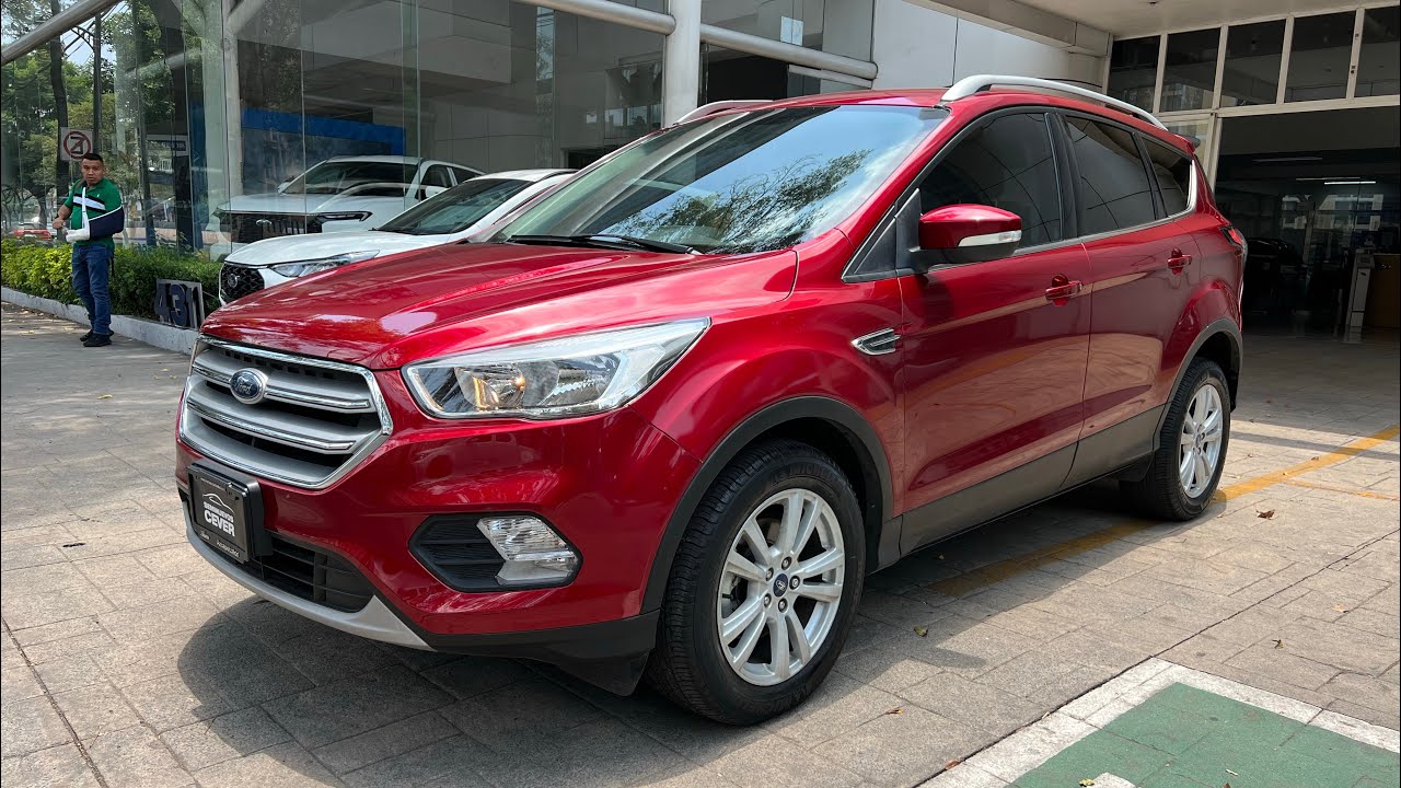Ford Escape modelo 2018 SUV compacto
