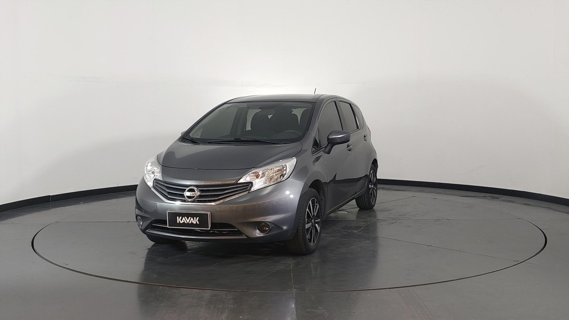 Nissan Note modelo 2018 vehículo compacto