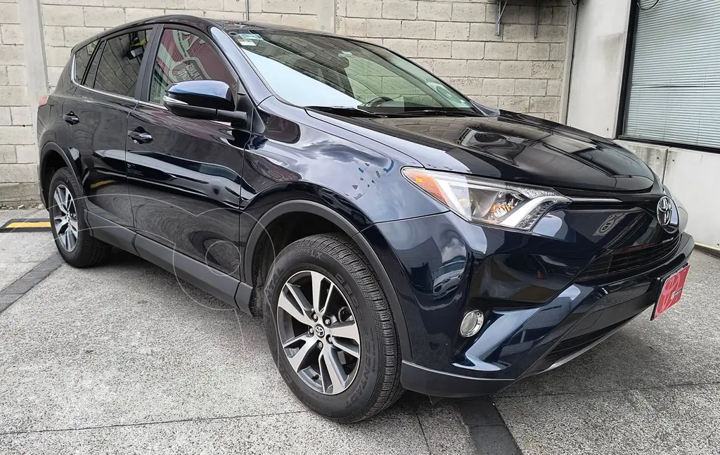 Toyota RAV4 LE 2018 SUV