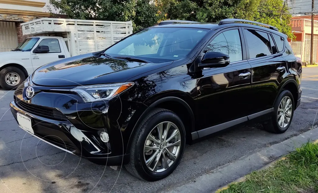 Toyota RAV4 LE 2018 SUV en República Dominicana