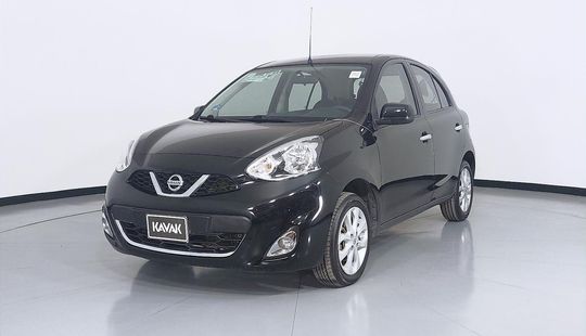 Nissan March 2018 hatchback automático en República Dominicana