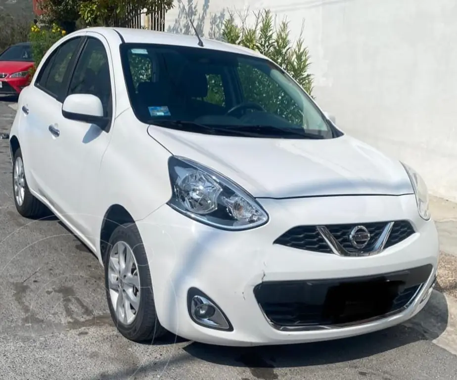 Nissan March modelo 2018 vehículo compacto